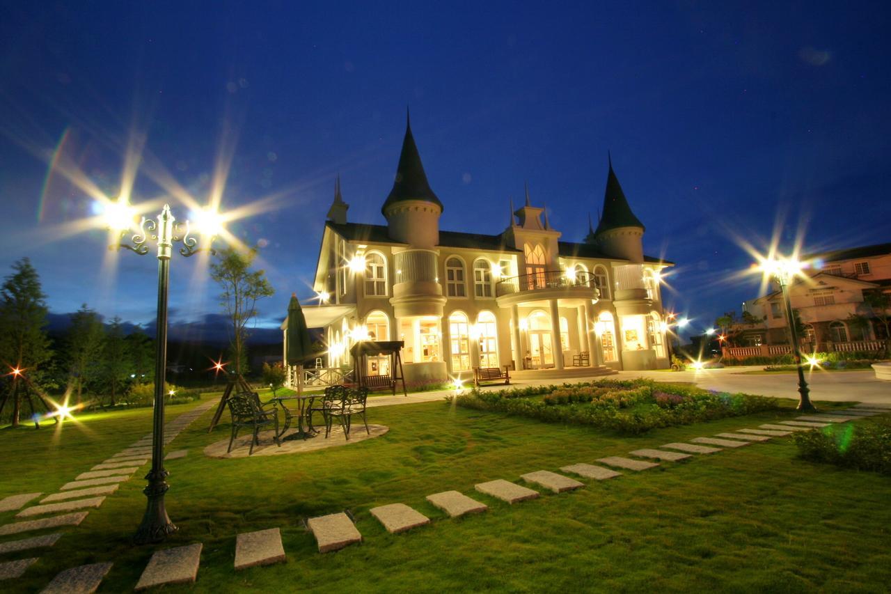 Sigma Castle Apartment Yilan Екстериор снимка