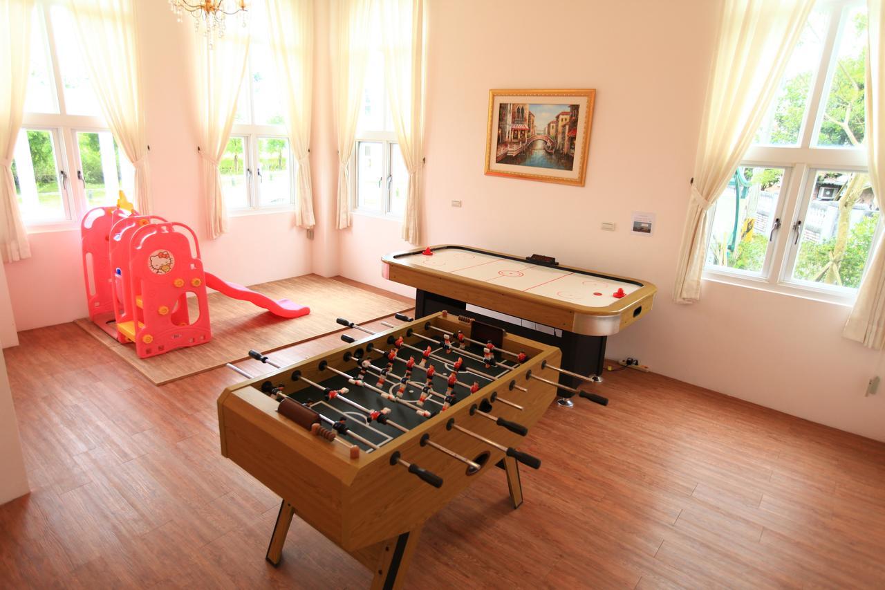 Sigma Castle Apartment Yilan Екстериор снимка