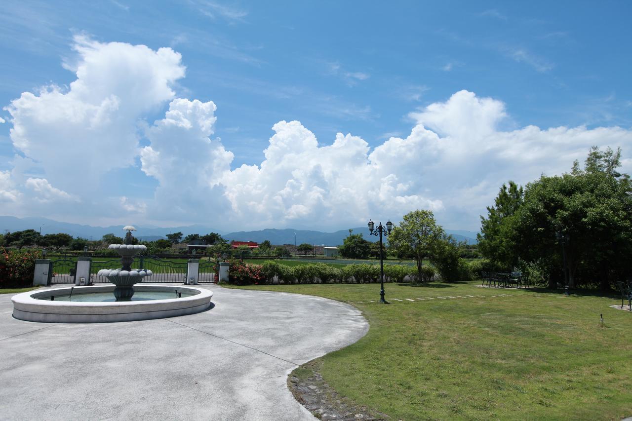 Sigma Castle Apartment Yilan Екстериор снимка